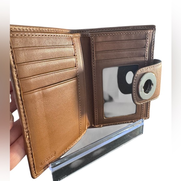 Coach Tan and Brown Signature Wallet NWOT - Picture 6 of 9